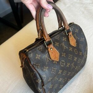 Louis Vuitton monogram speedy 25